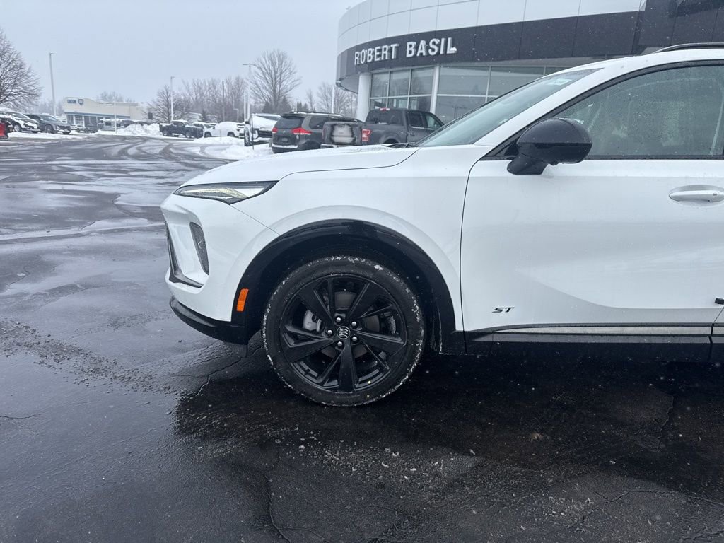 New 2026 Buick Envision Sport Touring image 5