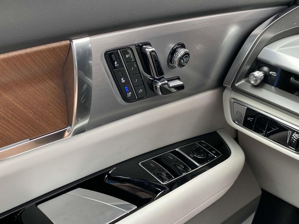 New 2026 Cadillac Vistiq Sport image 23