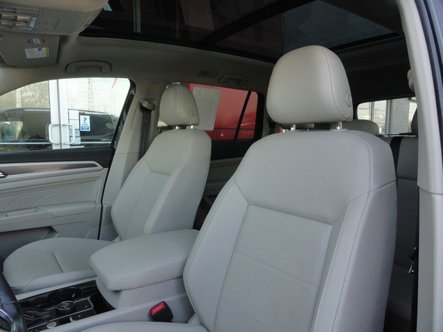 Used 2021 Volkswagen Atlas SEL R-Line image 10