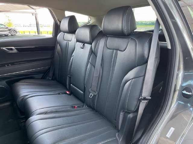 Certified 2025 Genesis GV80 2.5T Standard AWD/4WD image 26