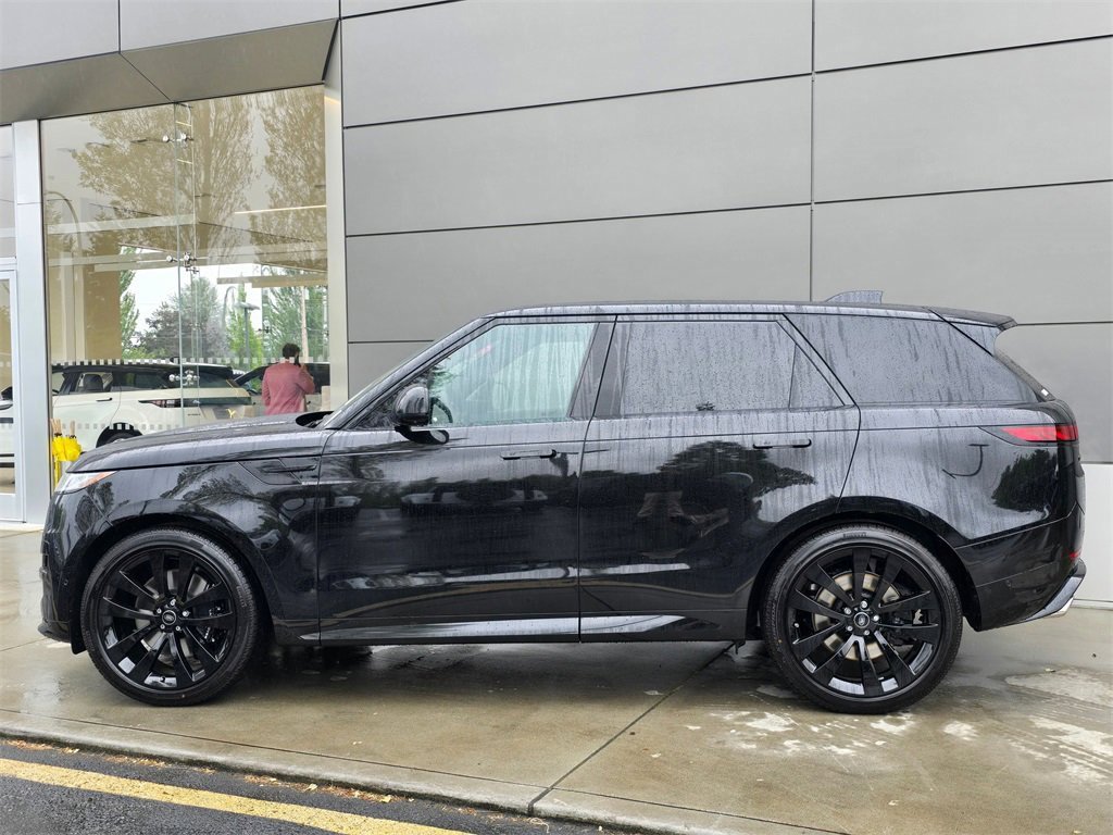 New 2025 Land Rover Range Rover Sport Dynamic SE image 4