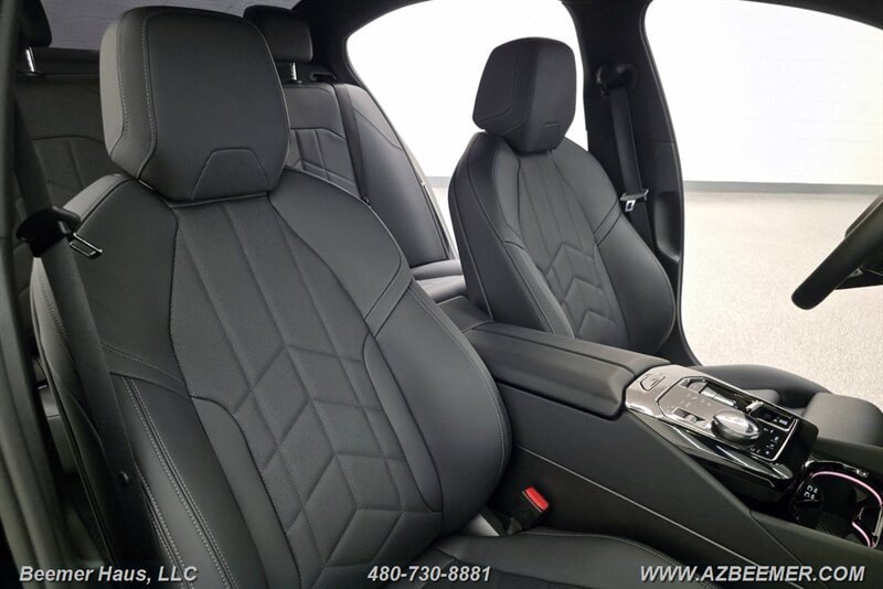 Used 2026 BMW 530i w/ M Sport Package RWD image 29