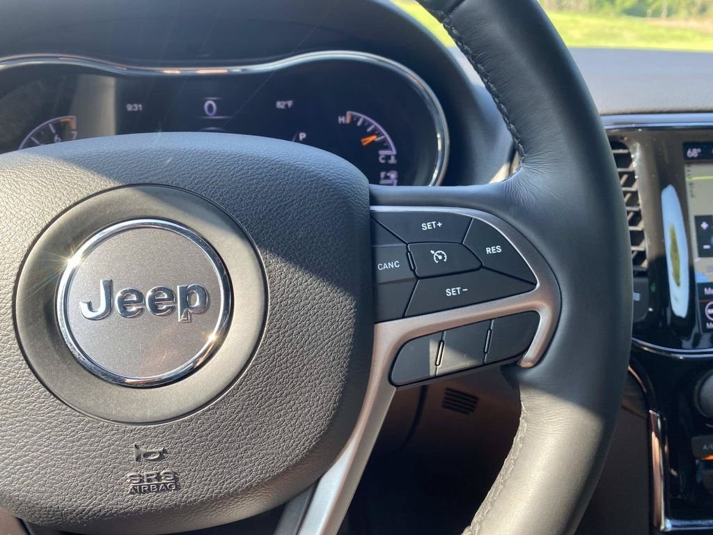 Used 2021 Jeep Grand Cherokee Laredo RWD image 32