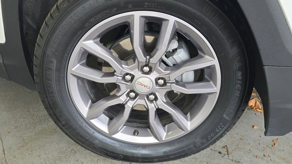 Certified 2022 GMC Terrain SLT w/ Tech Package image 4