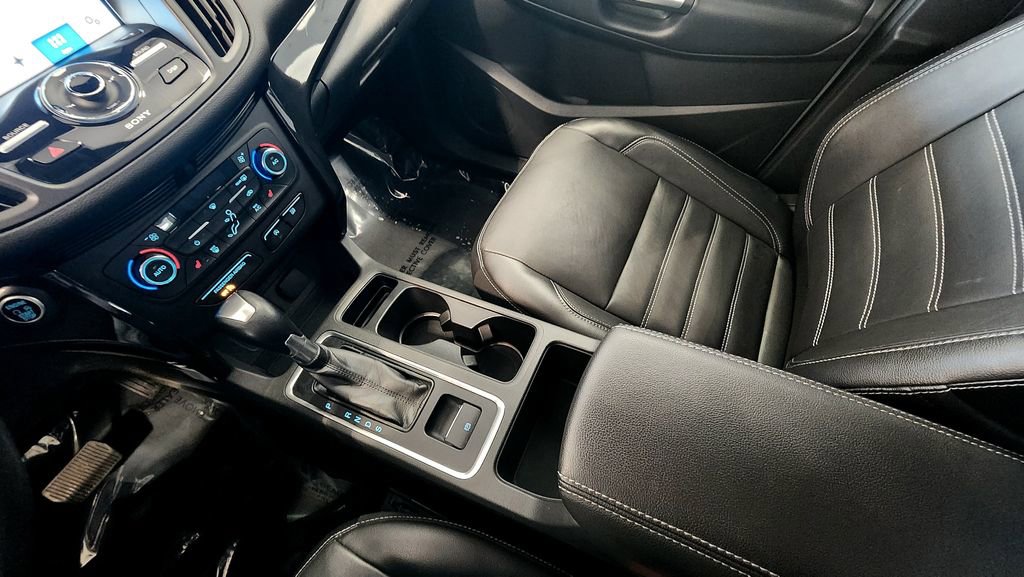 Used 2017 Ford Escape Titanium FWD image 30