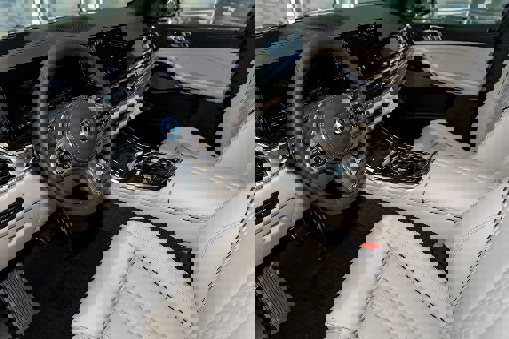 New 2026 BMW X5 xDrive50e w/ M Sport Package image 15