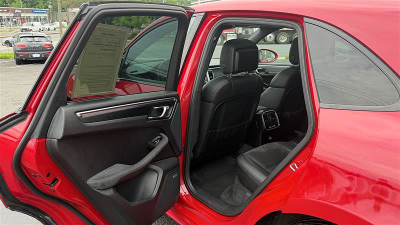 Used 2017 Porsche Macan GTS AWD/4WD image 45
