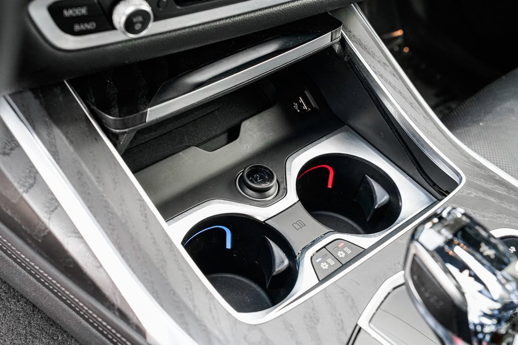 Used 2022 BMW X7 M50i image 16