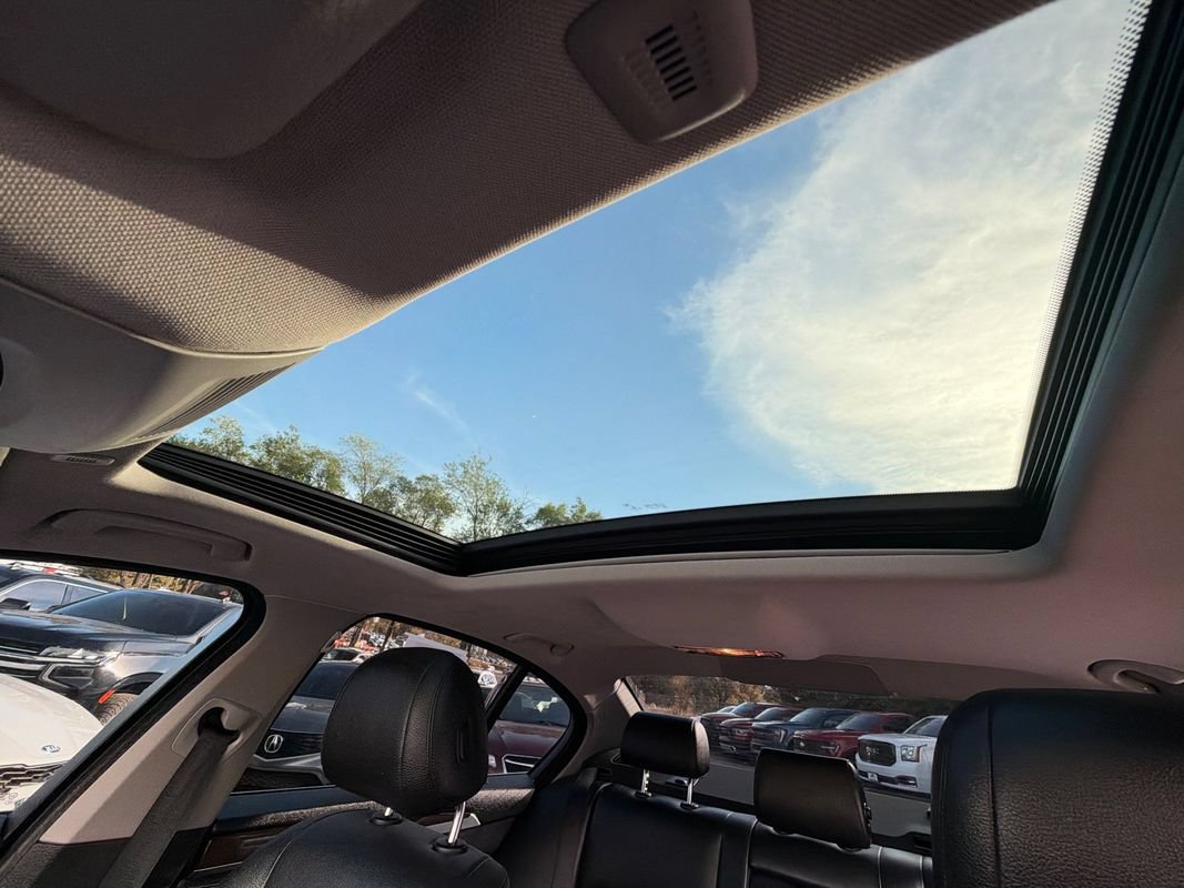 Used 2015 BMW 528i xDrive Sedan AWD/4WD image 24