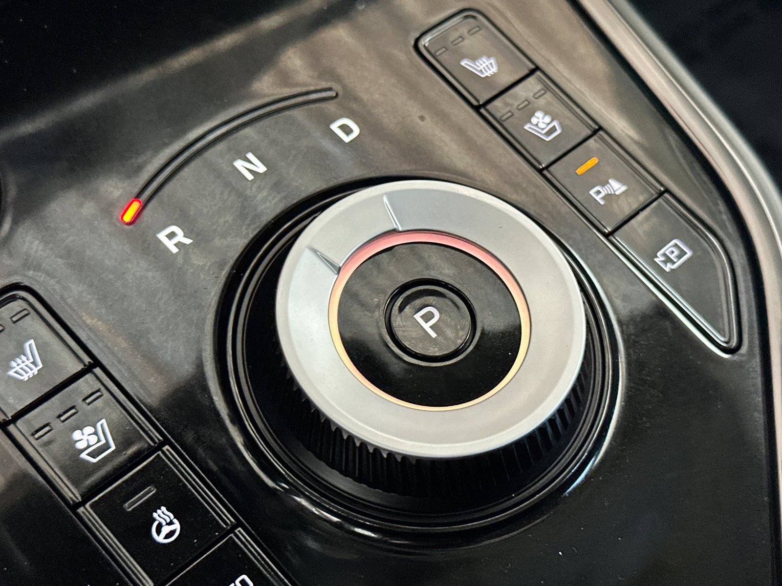 Certified 2024 Kia Niro SX Touring FWD image 30