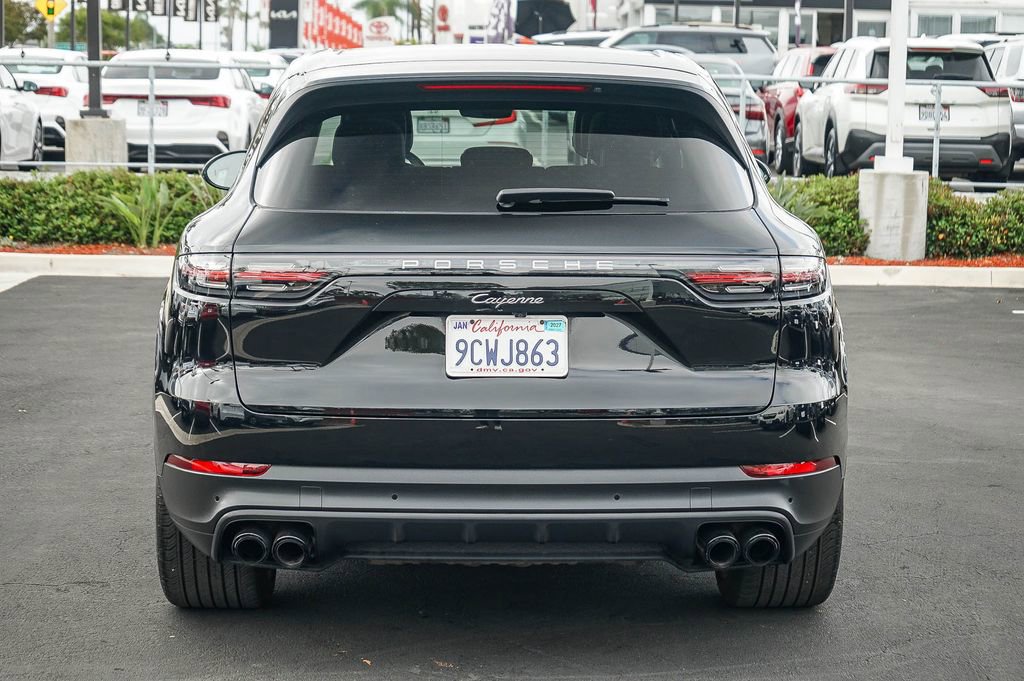 Used 2023 Porsche Cayenne Platinum Edition image 6