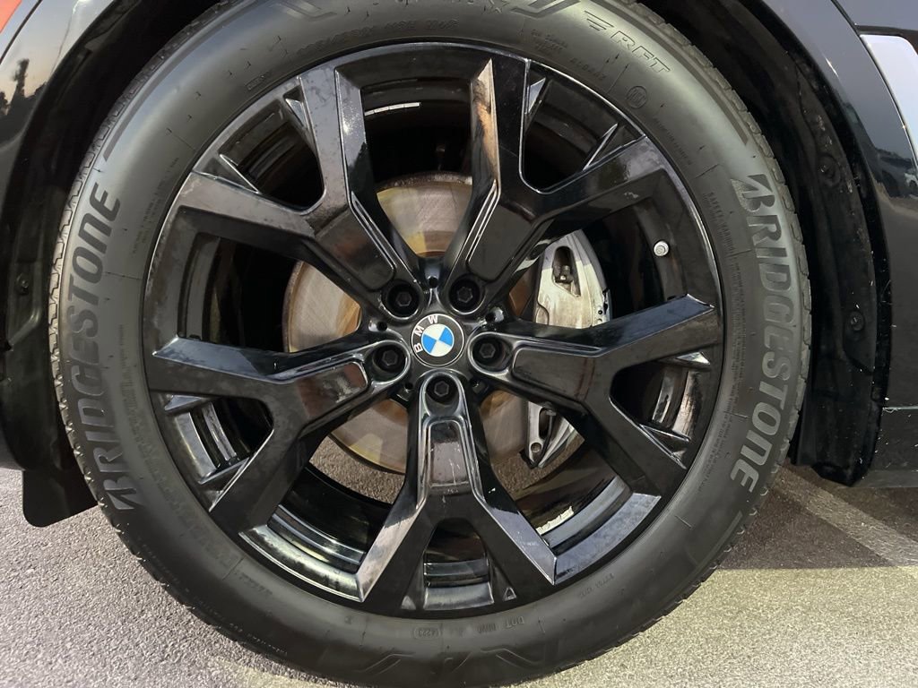 Used 2022 BMW X7 xDrive40i w/ Executive Package image 13