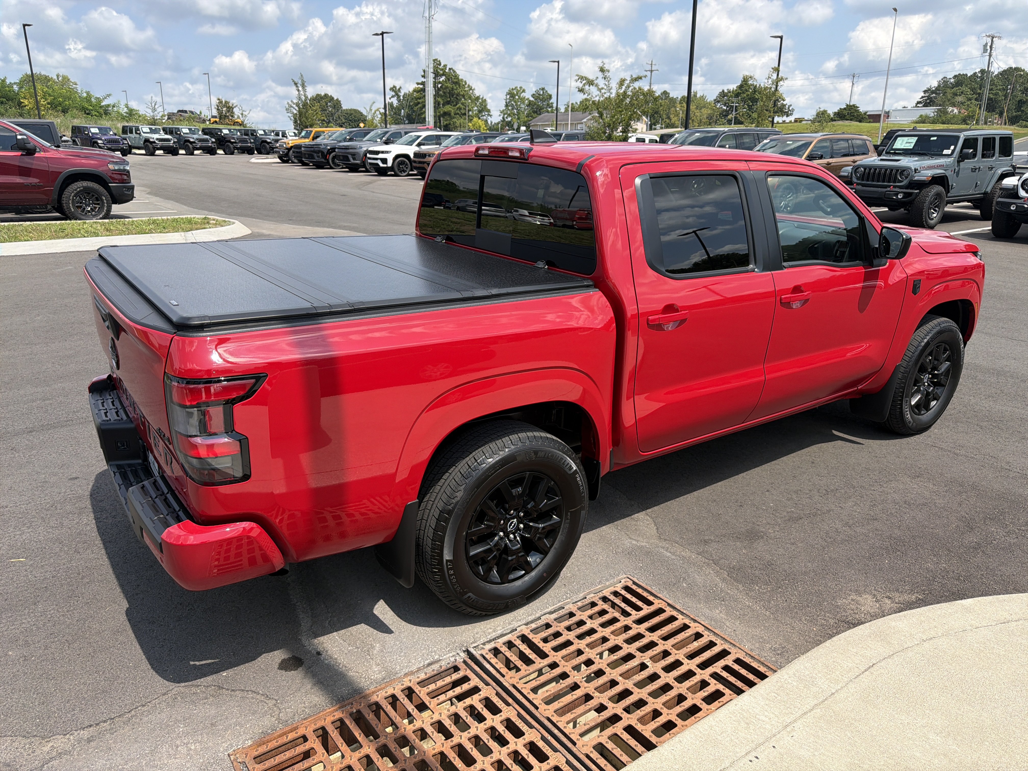 Used 2026 Nissan Frontier SV w/ All-Weather Content Package AWD/4WD image 10