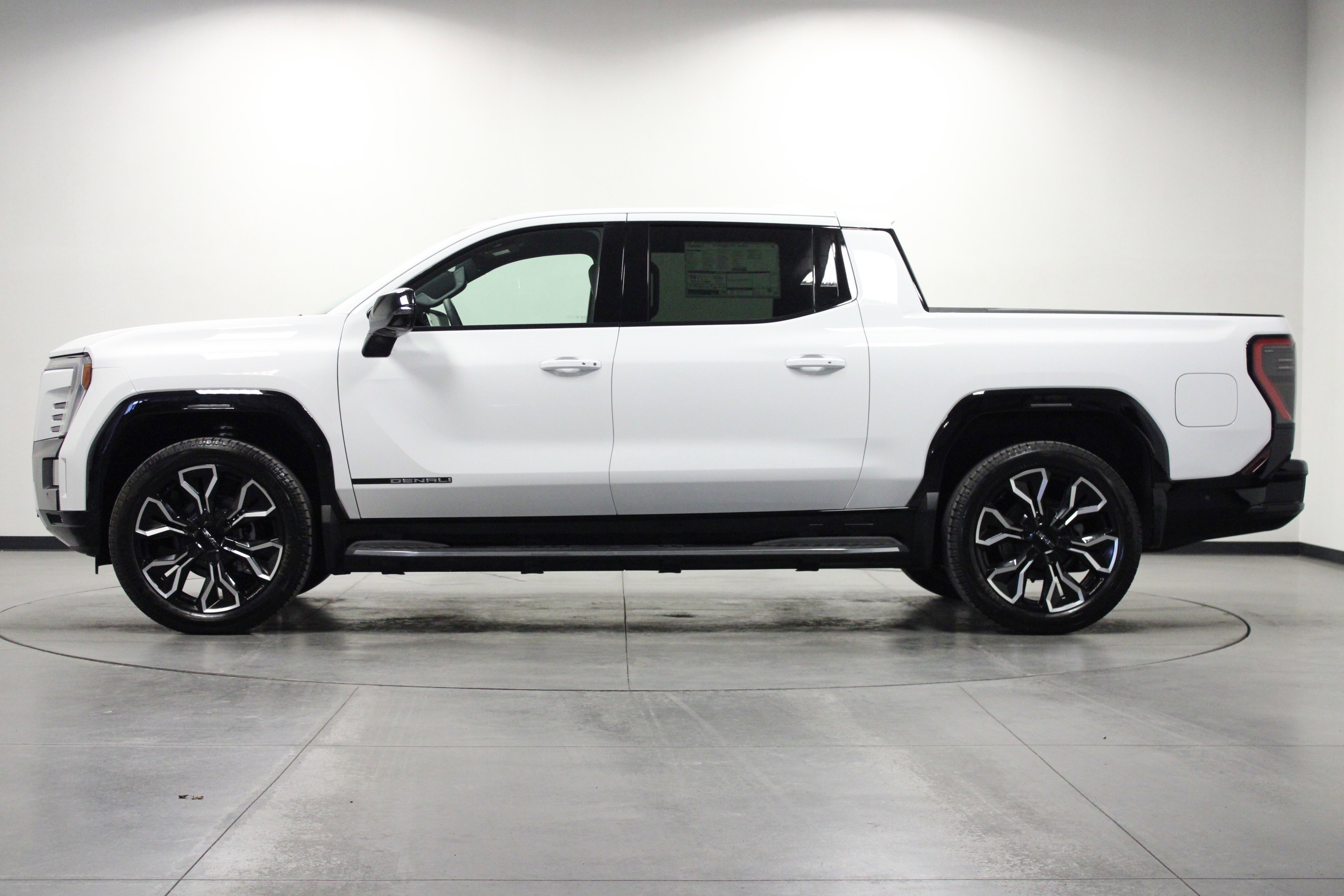 New 2025 GMC Sierra EV Denali image 7