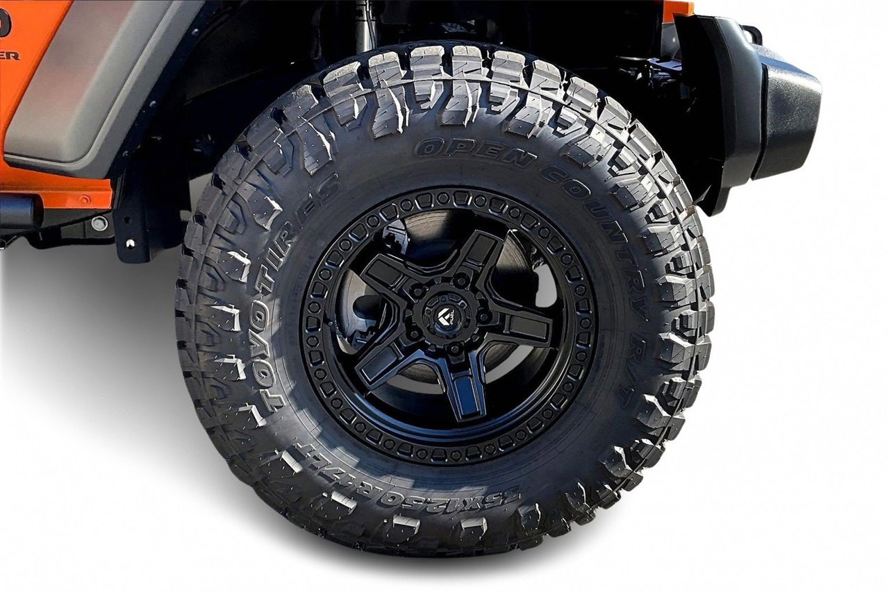 Certified 2025 Jeep Wrangler Sport image 31