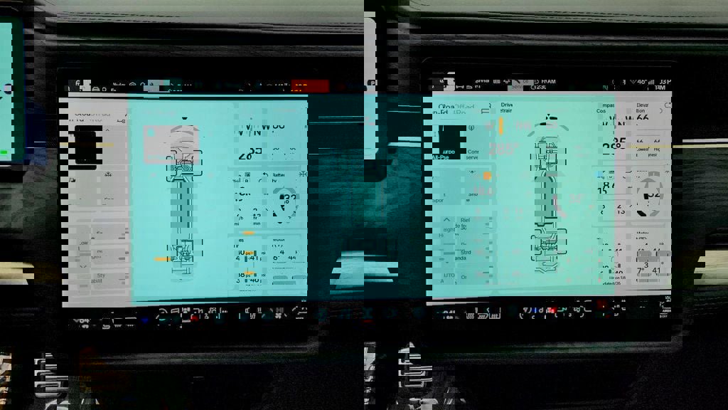 Used 2022 Rivian R1T Adventure image 19