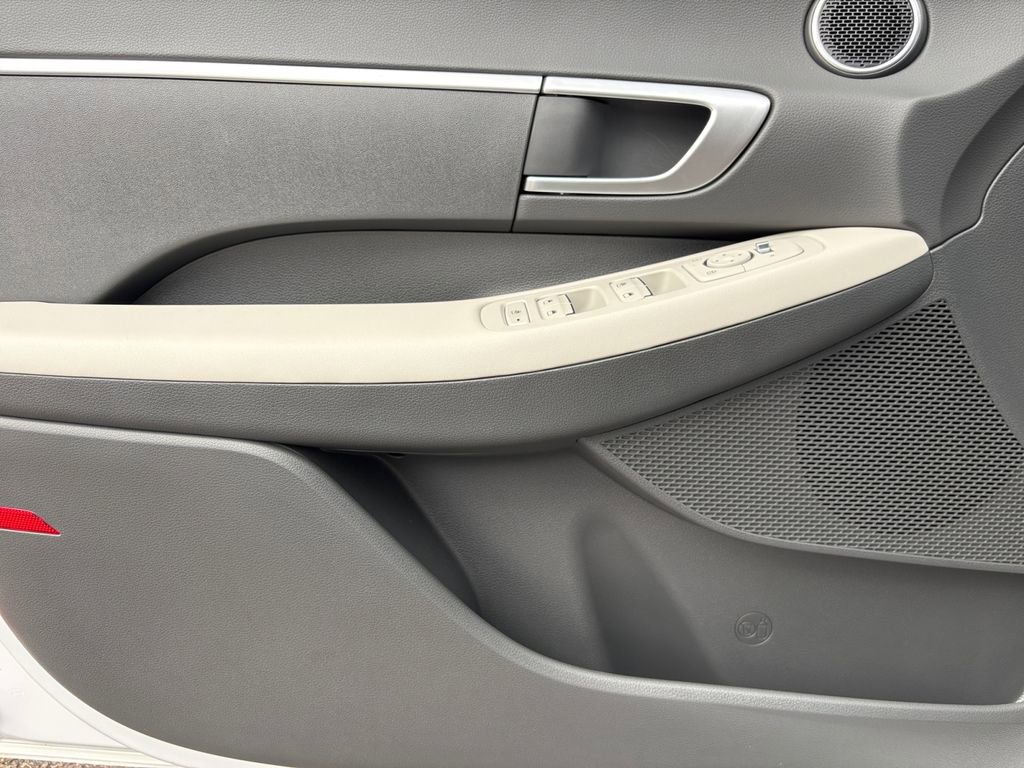 New 2025 Hyundai Sonata SE FWD image 10
