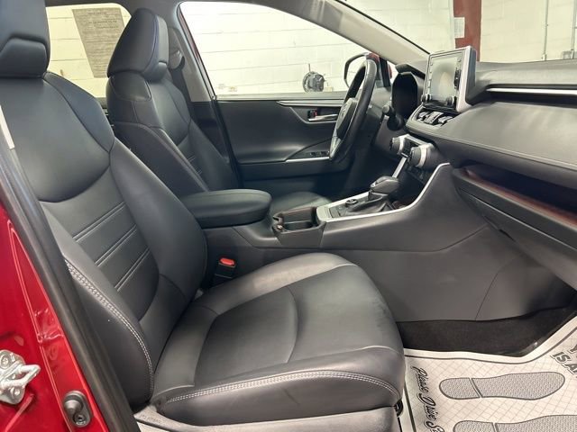 Used 2019 Toyota RAV4 Limited AWD/4WD image 16