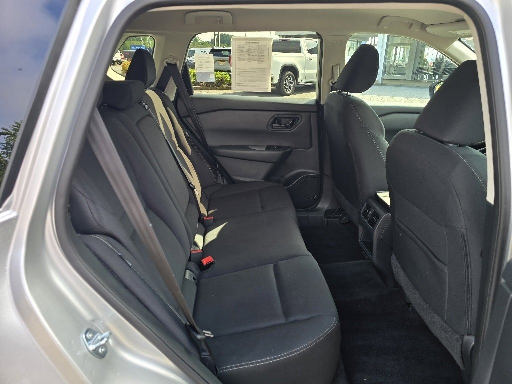 Used 2024 Nissan Rogue S image 13