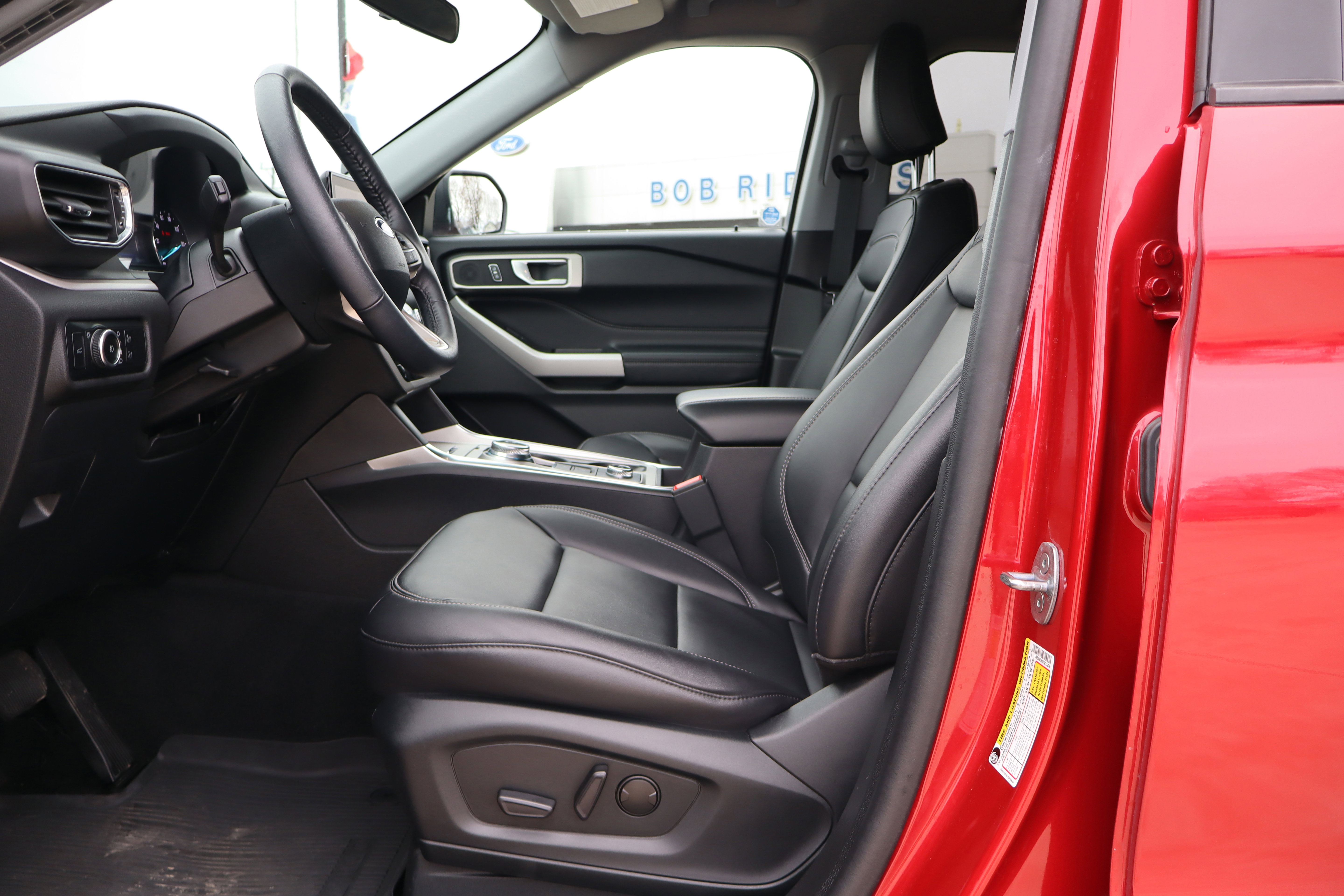 Used 2023 Ford Explorer XLT w/ Equipment Group 202A image 10