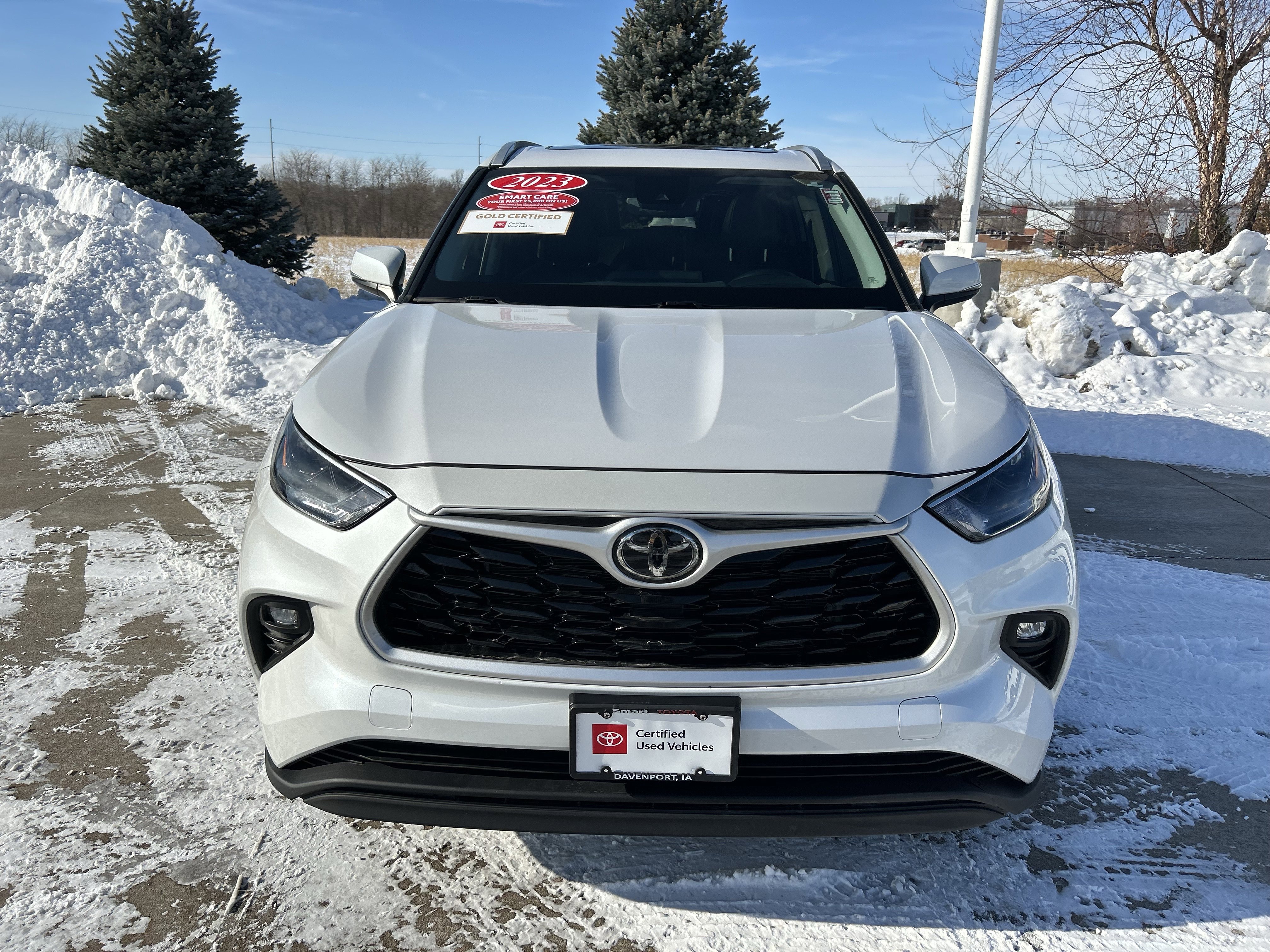 Certified 2023 Toyota Highlander XLE image 2