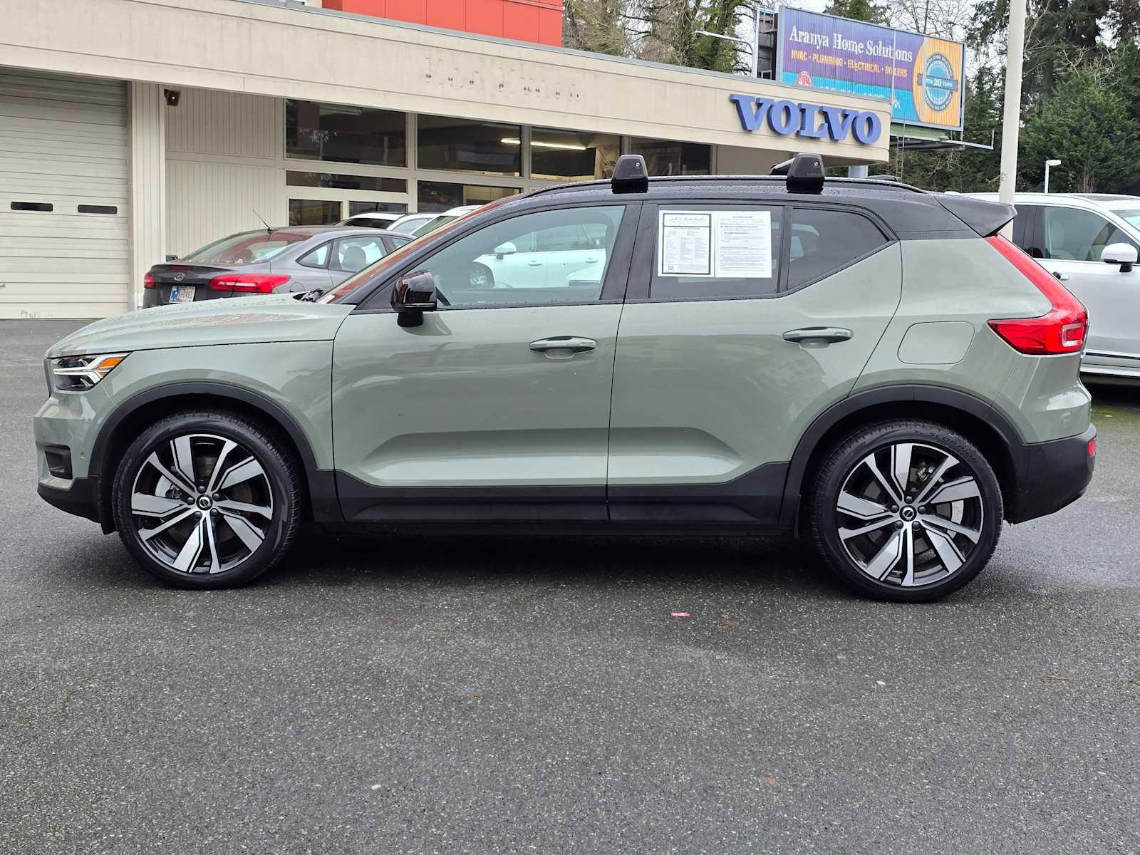 Certified 2022 Volvo XC40 P8 Recharge Ultimate image 7