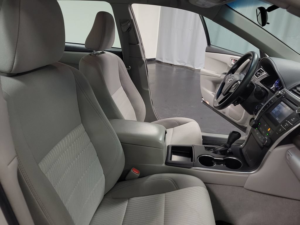 Used 2016 Toyota Camry LE FWD image 28