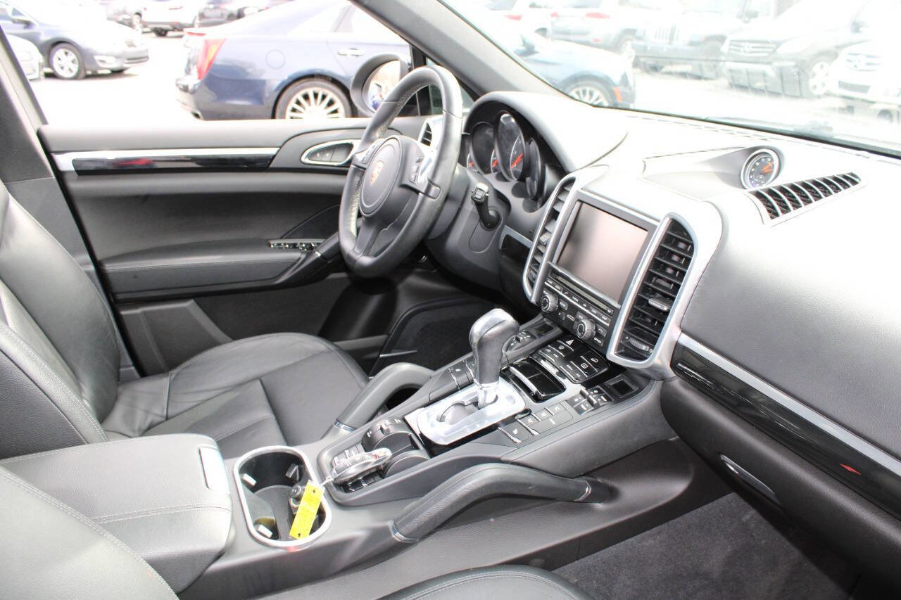 Used 2014 Porsche Cayenne image 12