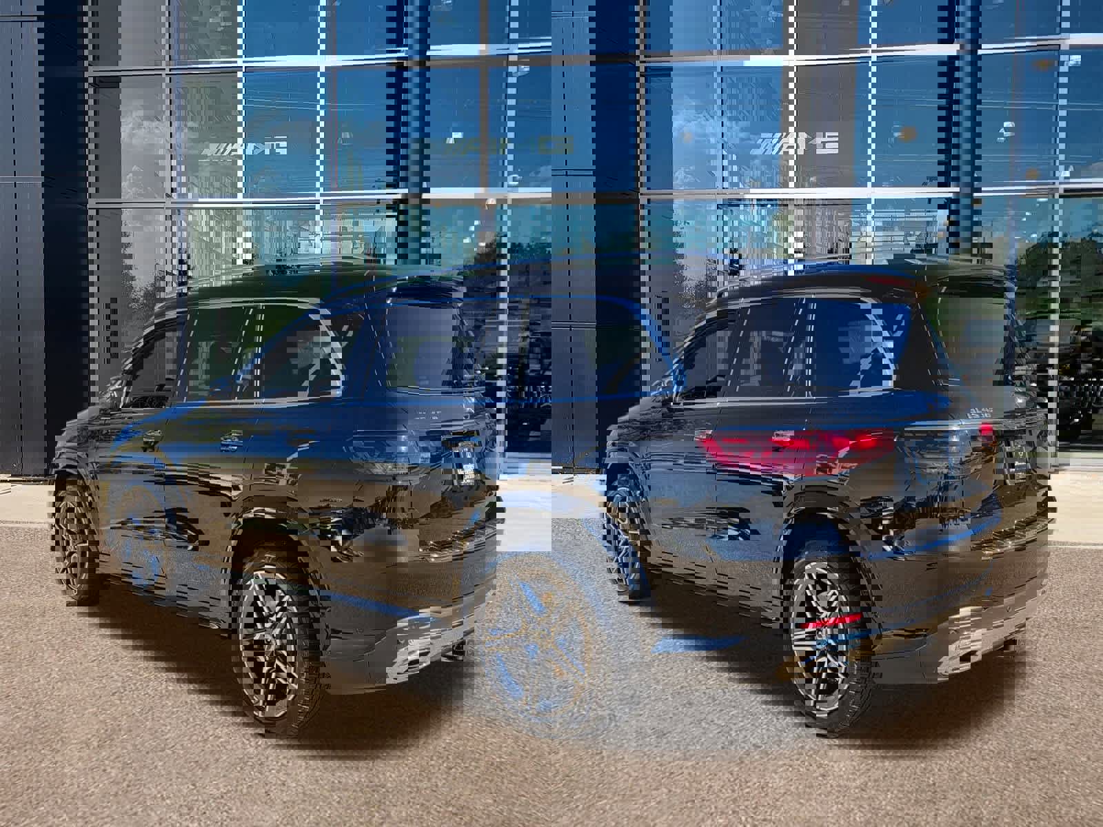 Used 2024 Mercedes-Benz GLS 450 4MATIC image 4