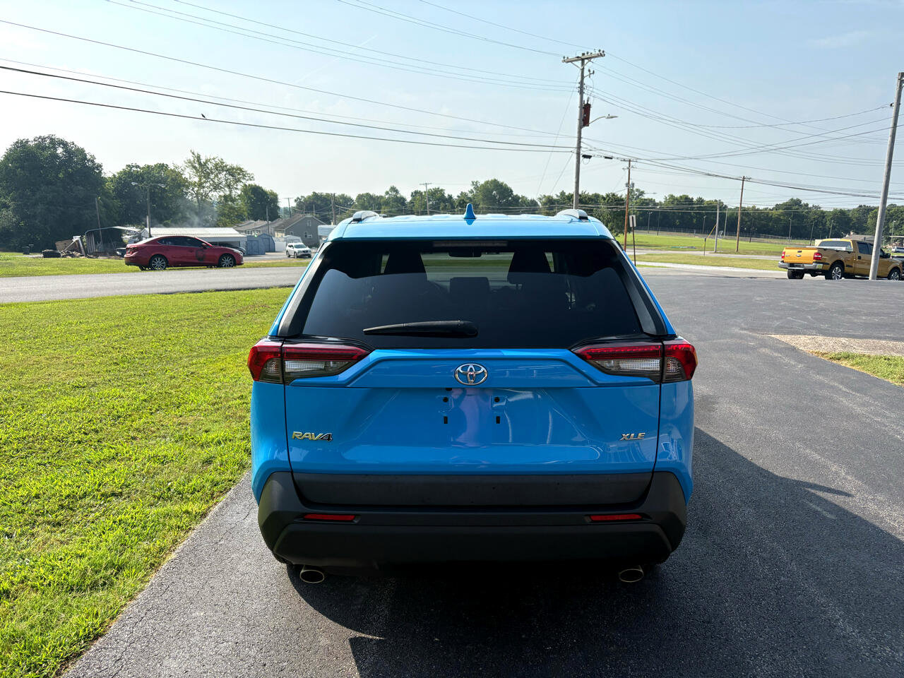 Used 2021 Toyota RAV4 XLE image 3