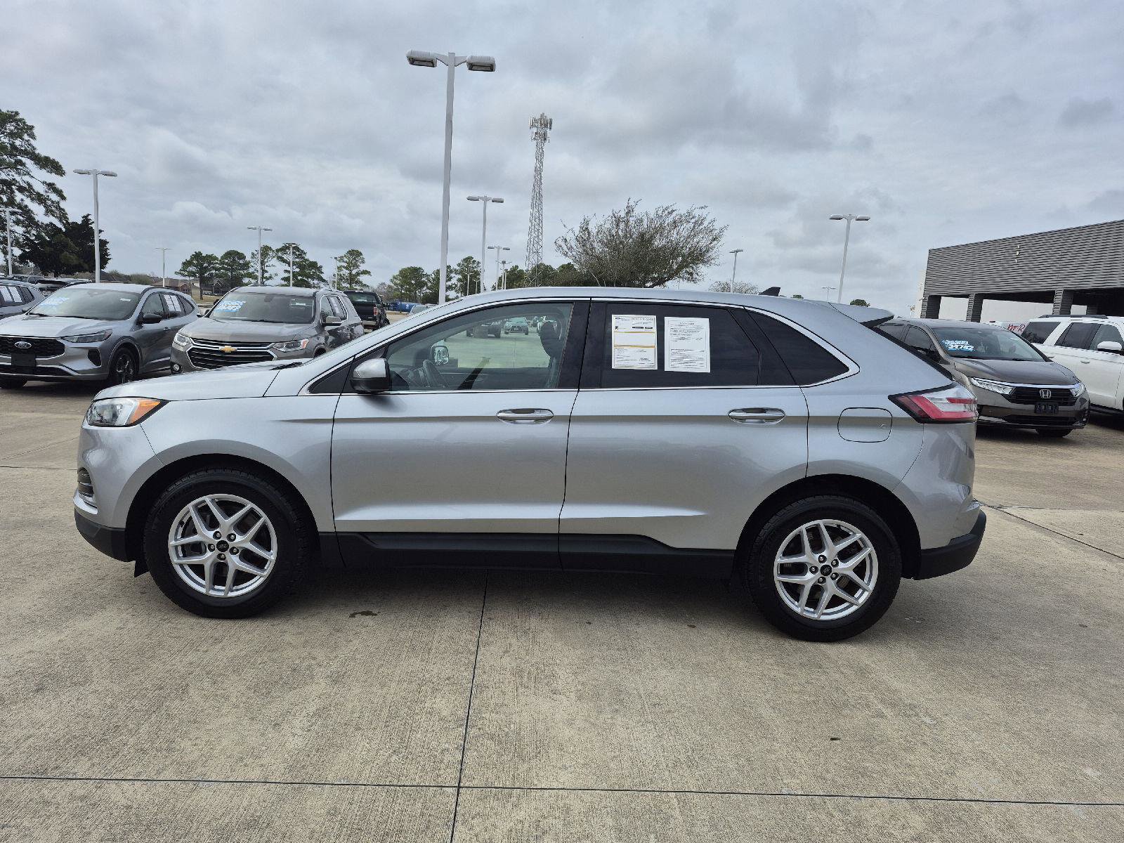 Certified 2024 Ford Edge SEL image 2