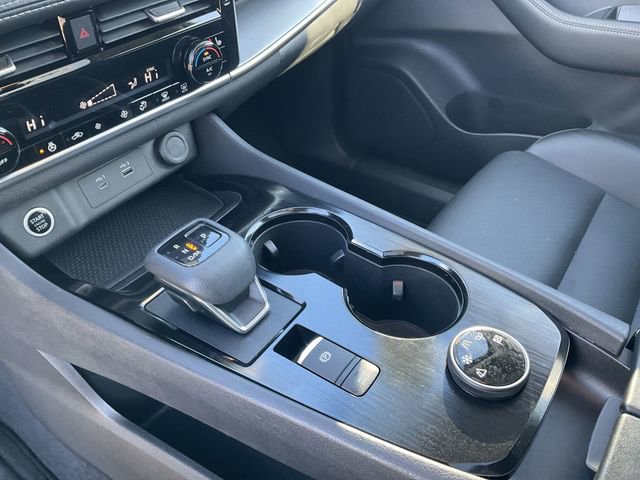 Used 2023 Nissan Rogue SV w/ SV Premium Package image 25