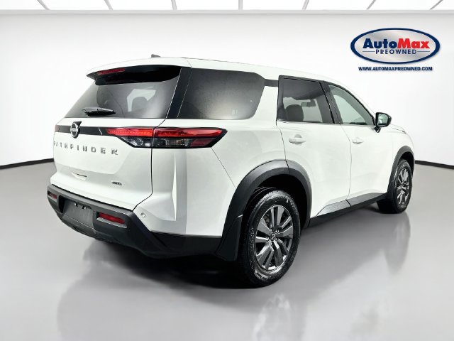Used 2024 Nissan Pathfinder S AWD/4WD image 2