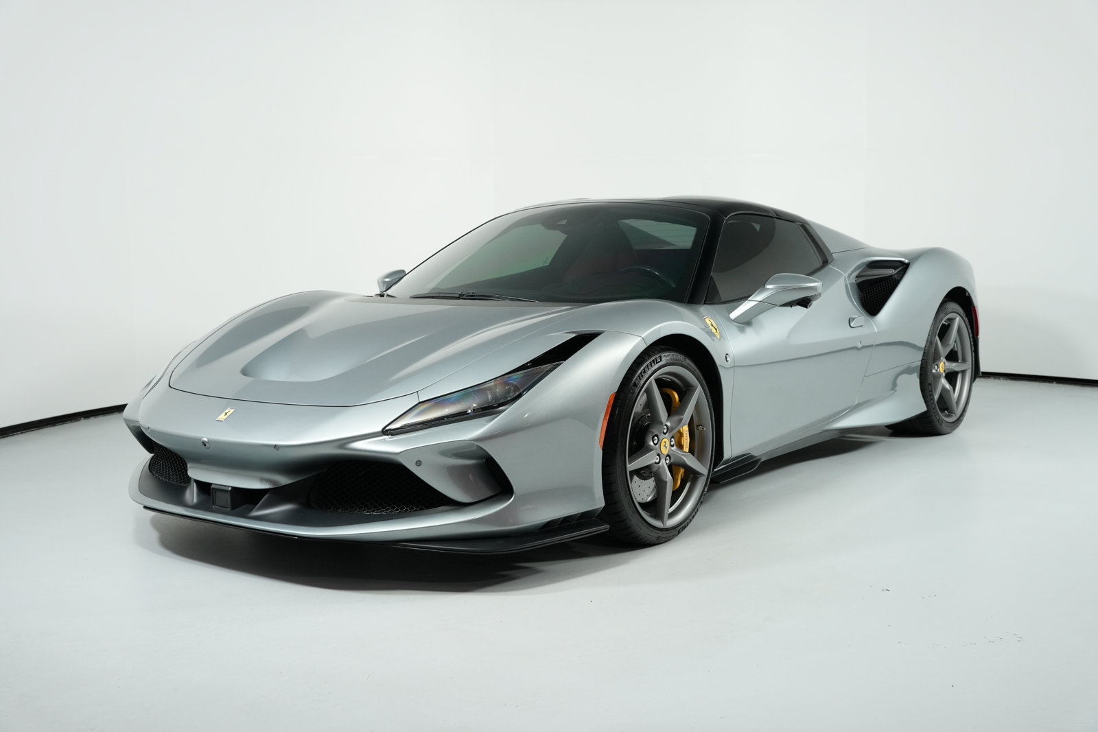 Used 2021 Ferrari F8 Spider RWD image 7
