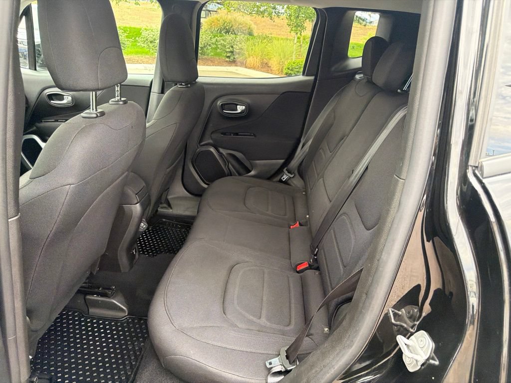 Used 2020 Jeep Renegade Latitude w/ Popular Equipment Group AWD/4WD image 20