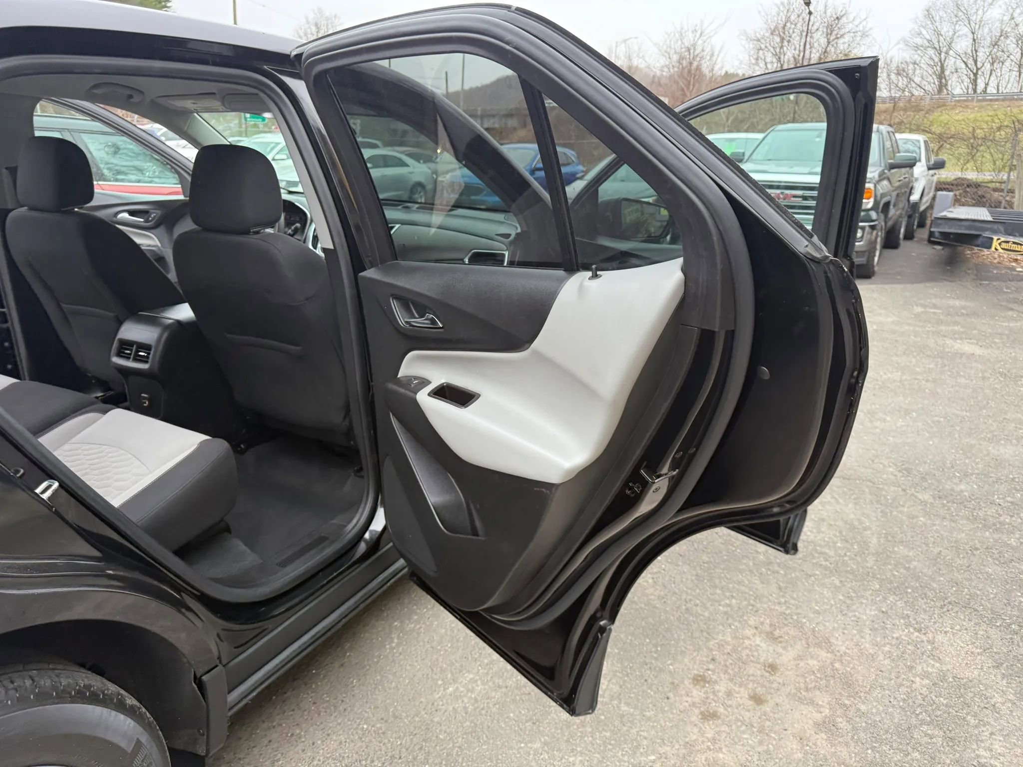 Used 2021 Chevrolet Equinox LS w/ LS Convenience Package AWD/4WD image 17