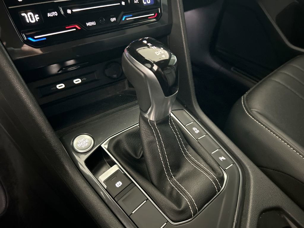Certified 2024 Volkswagen Tiguan SE R-Line image 31