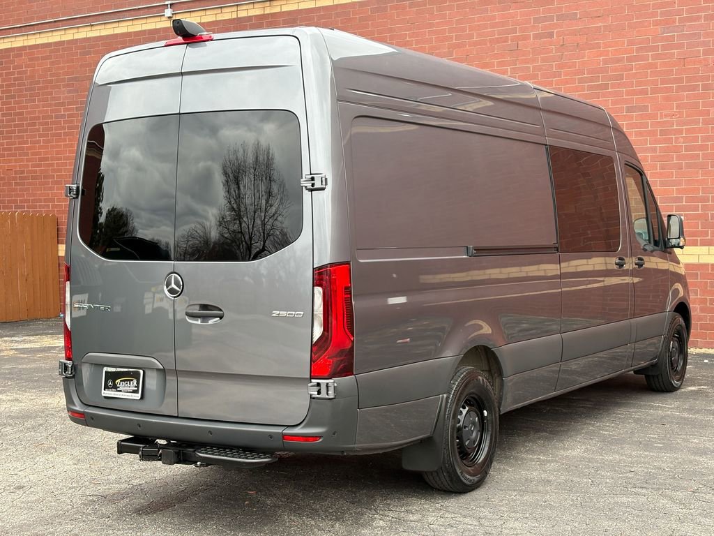 Used 2025 Mercedes-Benz Sprinter 2500 image 27