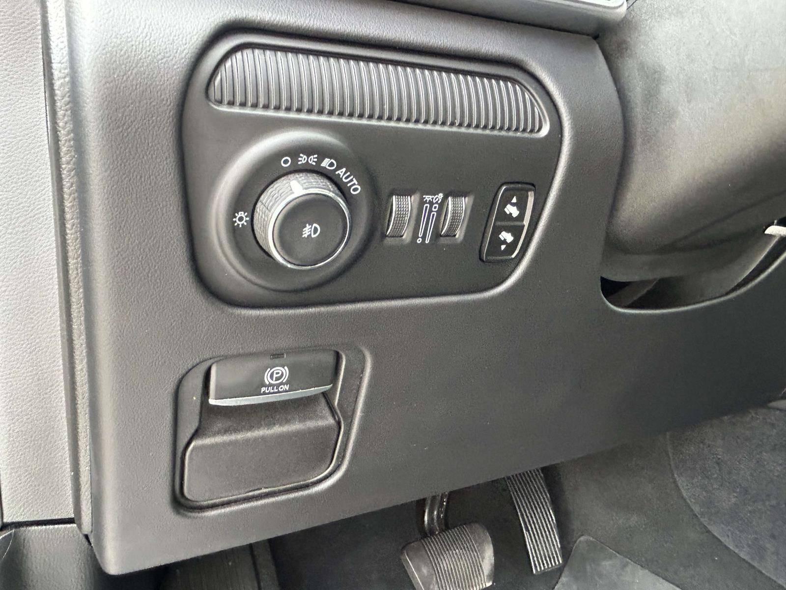 Used 2024 Jeep Grand Wagoneer L Series II w/ Quick Order Packagew 28T AWD/4WD image 21