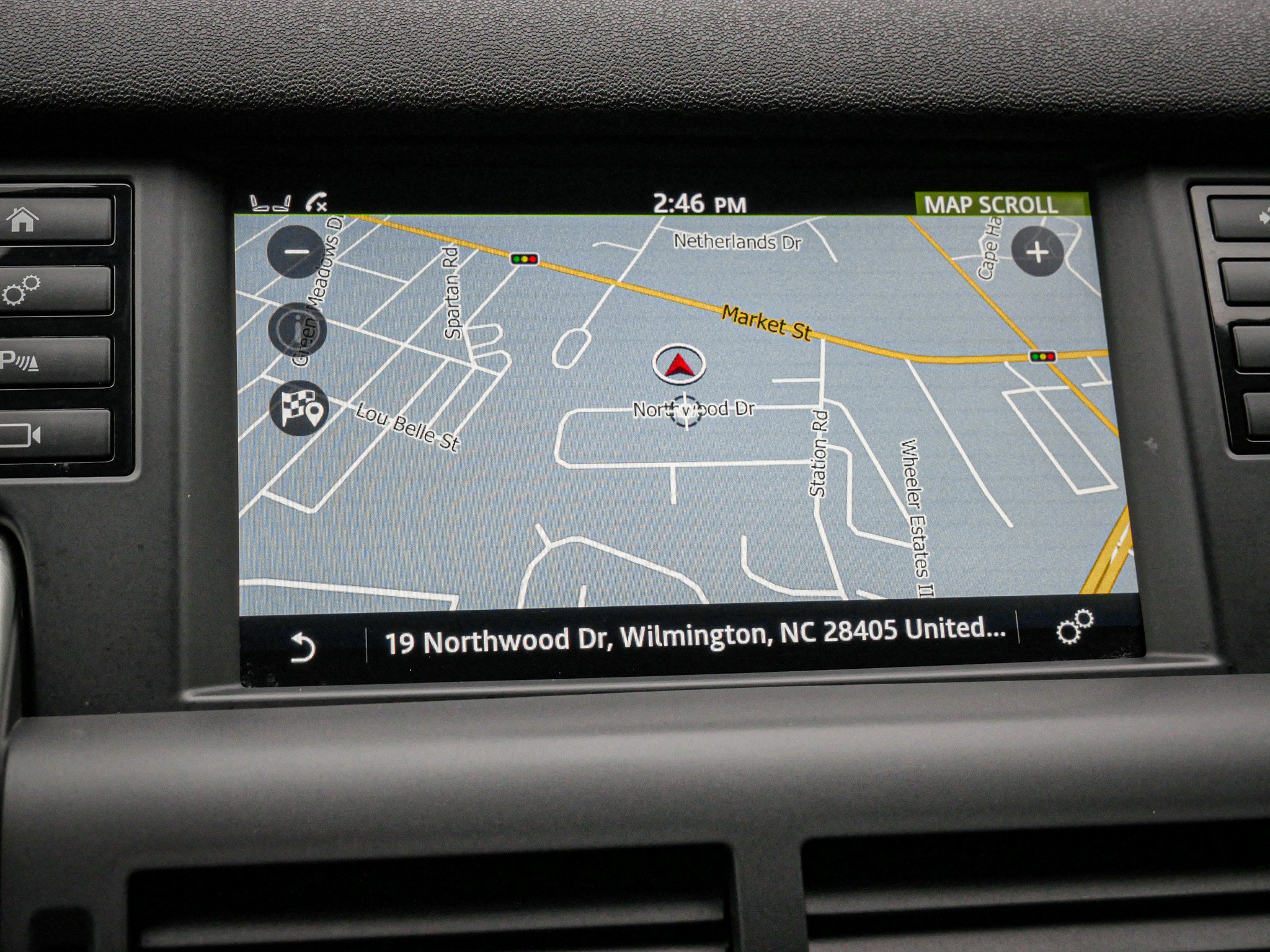 Used 2019 Land Rover Discovery Sport HSE image 24