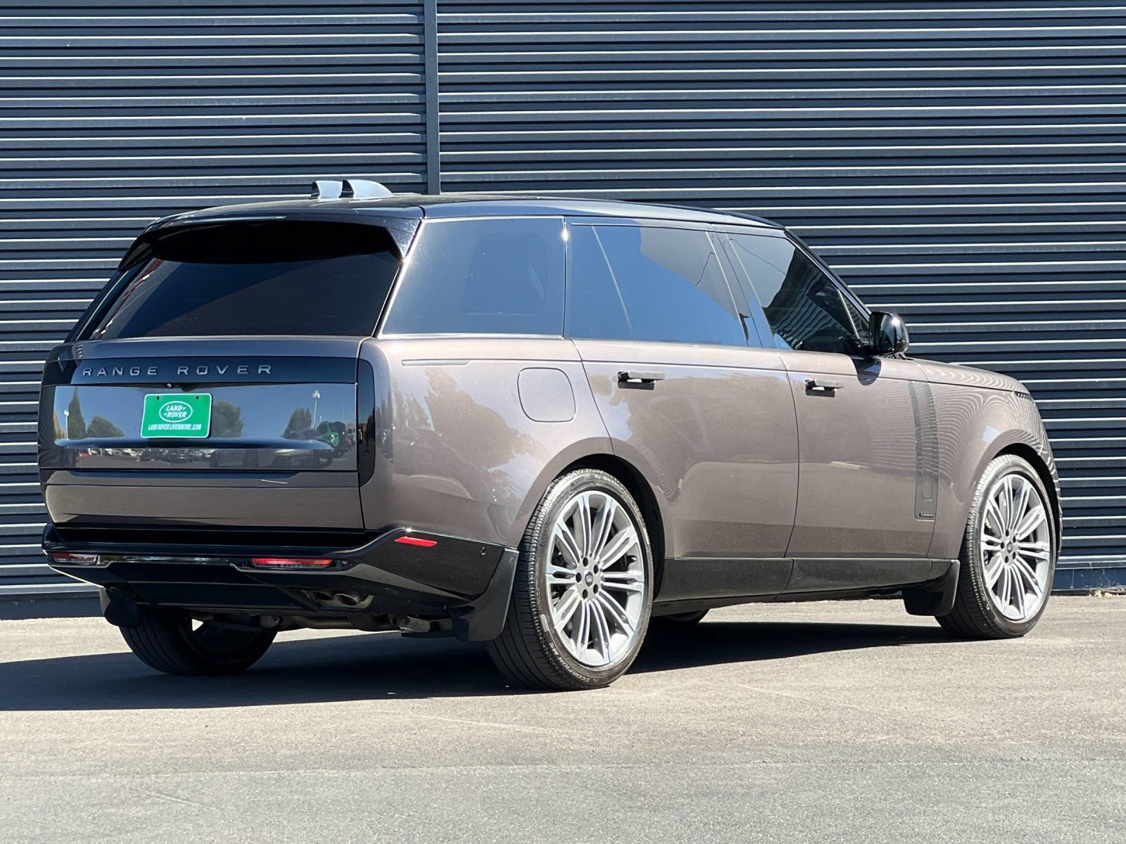Used 2025 Land Rover Range Rover Long Wheelbase Autobiography AWD/4WD image 5
