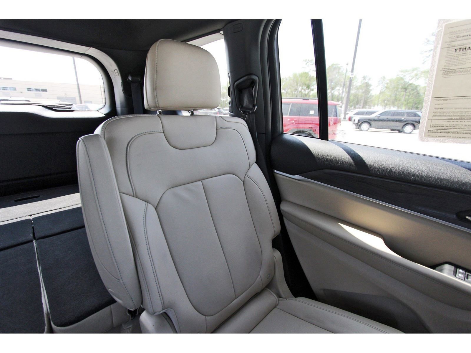 Used 2023 Jeep Grand Cherokee L Limited image 13