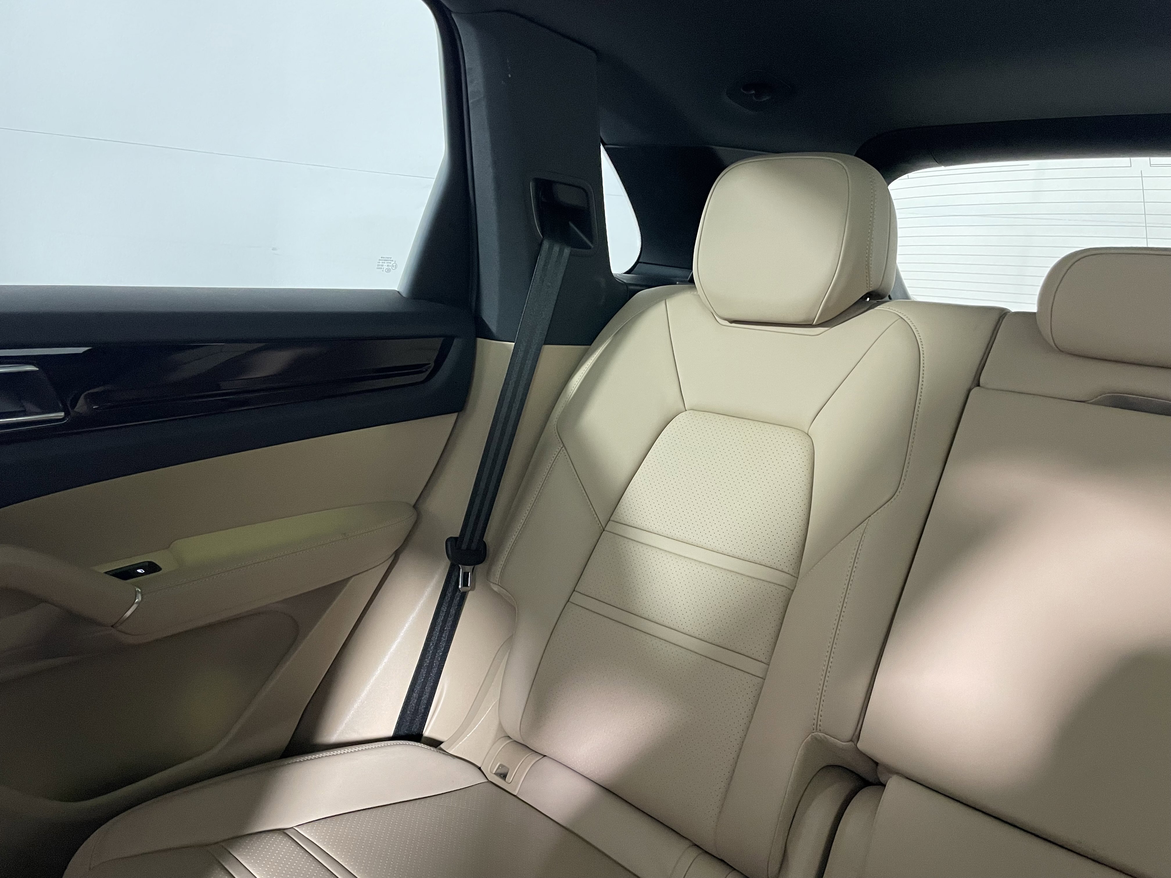 Certified 2021 Porsche Cayenne image 15