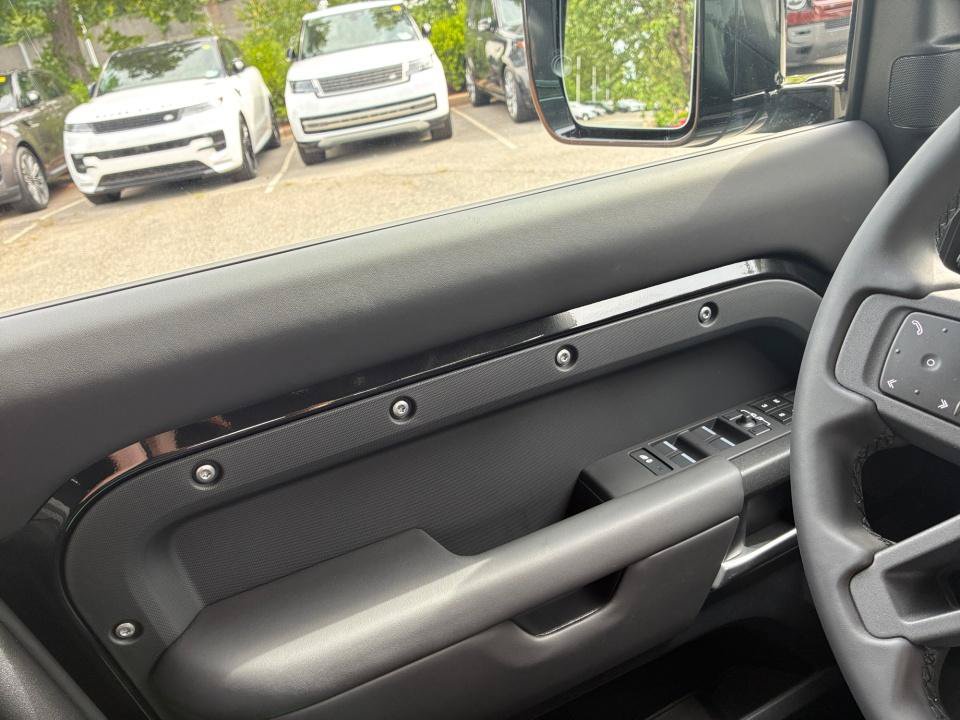 New 2026 Land Rover Defender 110 X AWD/4WD image 32