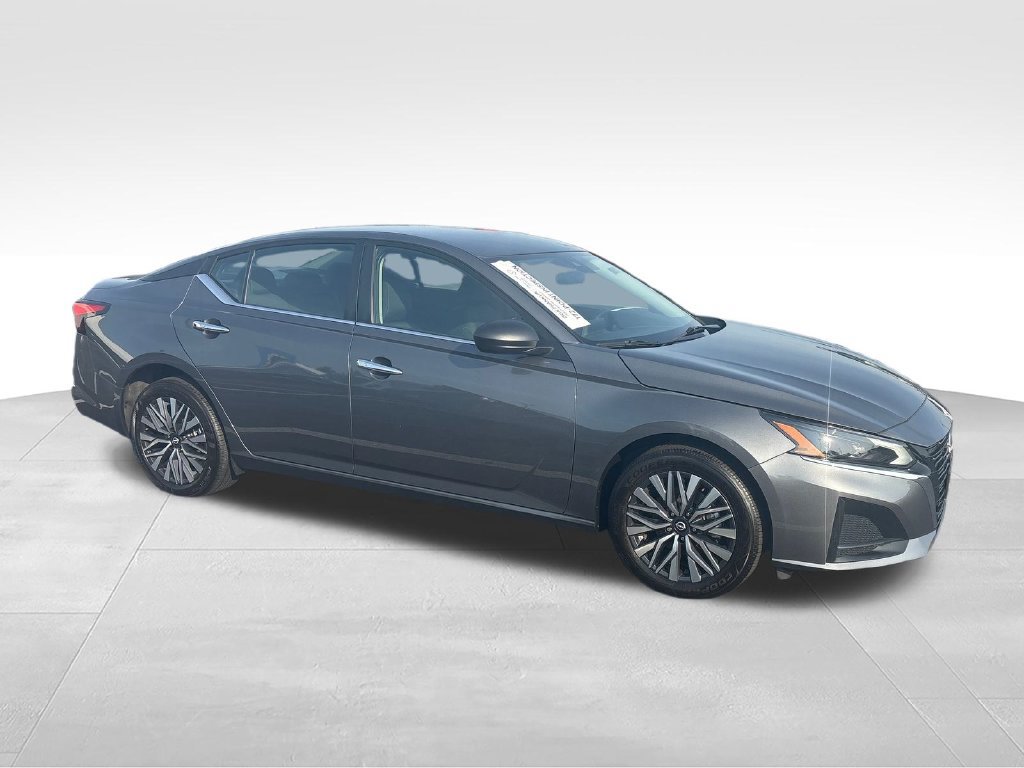 Used 2024 Nissan Altima 2.5 SV AWD/4WD image 8