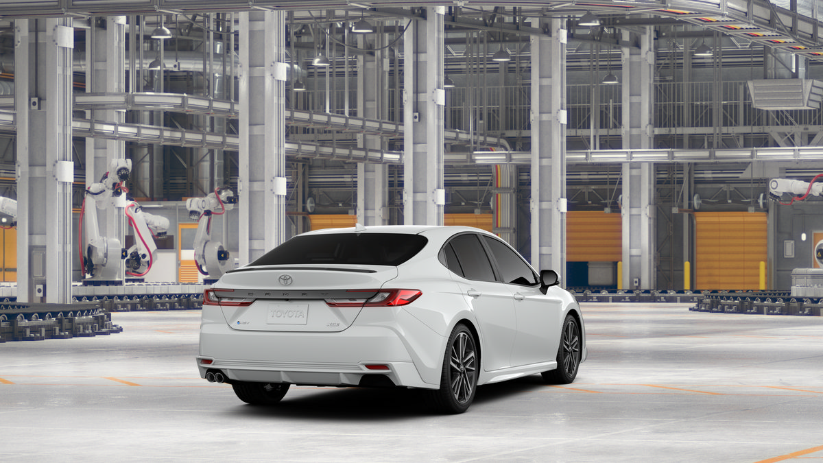 New 2026 Toyota Camry Hybrid FWD image 9