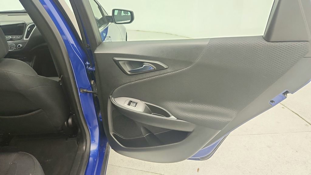 Used 2023 Chevrolet Malibu LT image 34