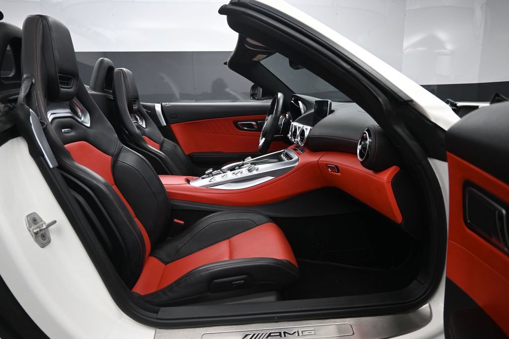Used 2018 Mercedes-Benz AMG GT Roadster image 25