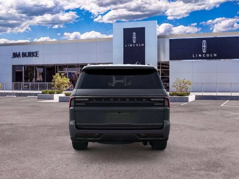 New 2026 Lincoln Navigator Reserve w/ Jet Appearance Package AWD/4WD image 5