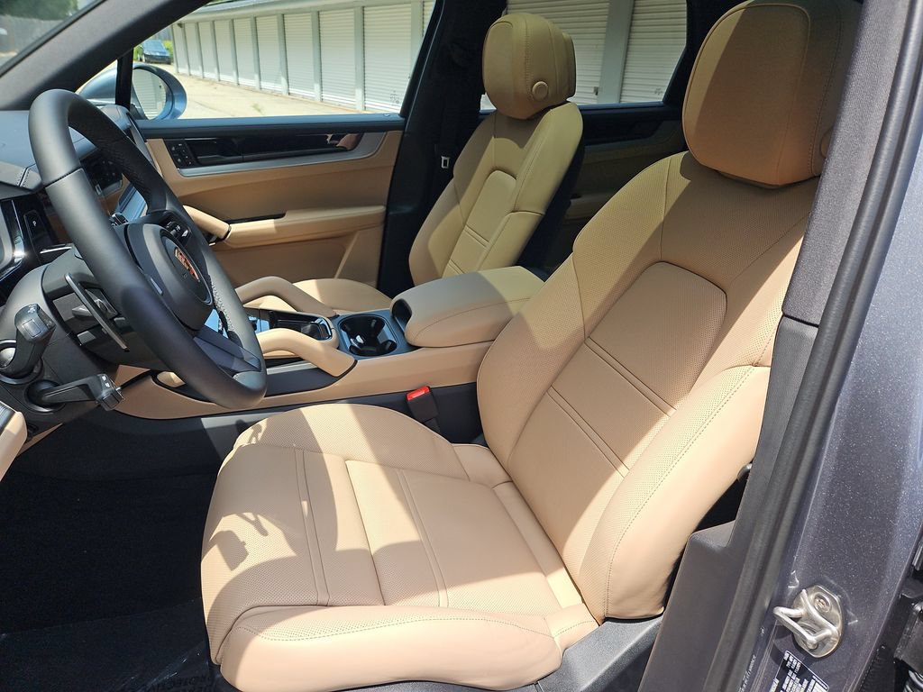New 2026 Porsche Cayenne AWD/4WD image 5